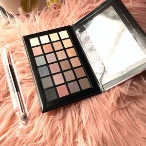Doll 10 Master Palette w/ Brush  NWT